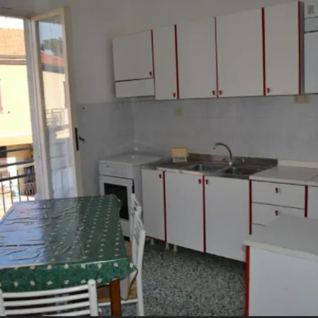 6 Ameglia